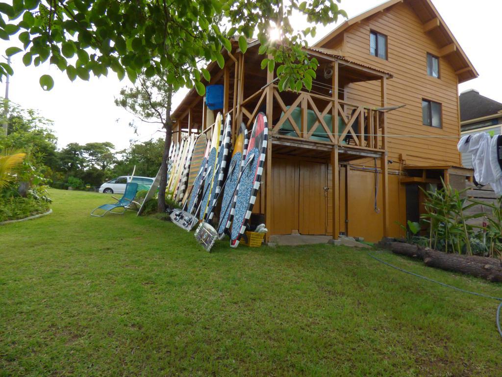 Tropical Surf House Okinawa Hotel Онна Екстериор снимка