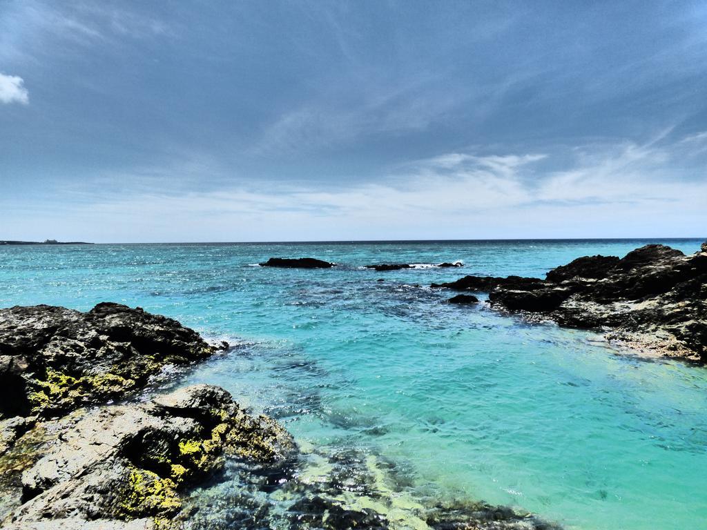 Tropical Surf House Okinawa Hotel Онна Екстериор снимка