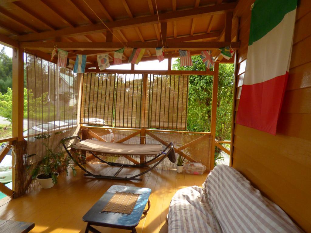 Tropical Surf House Okinawa Hotel Онна Екстериор снимка