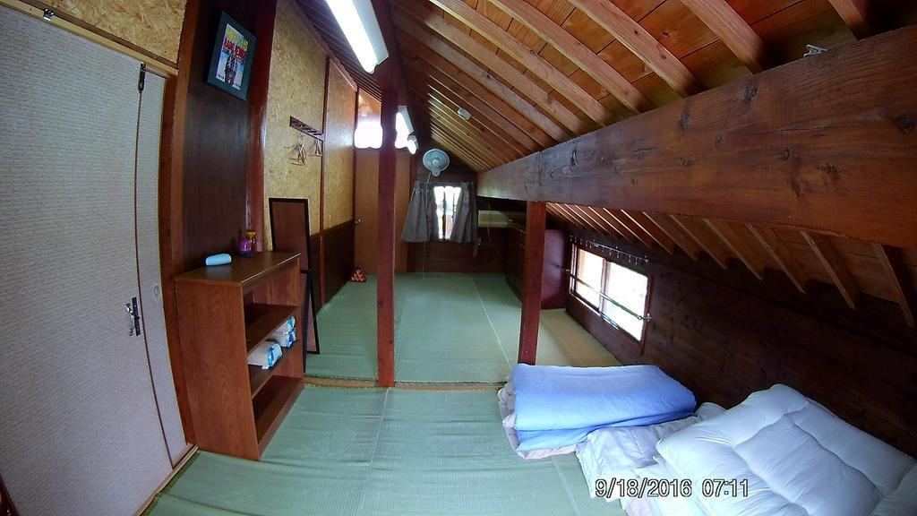 Tropical Surf House Okinawa Hotel Онна Екстериор снимка