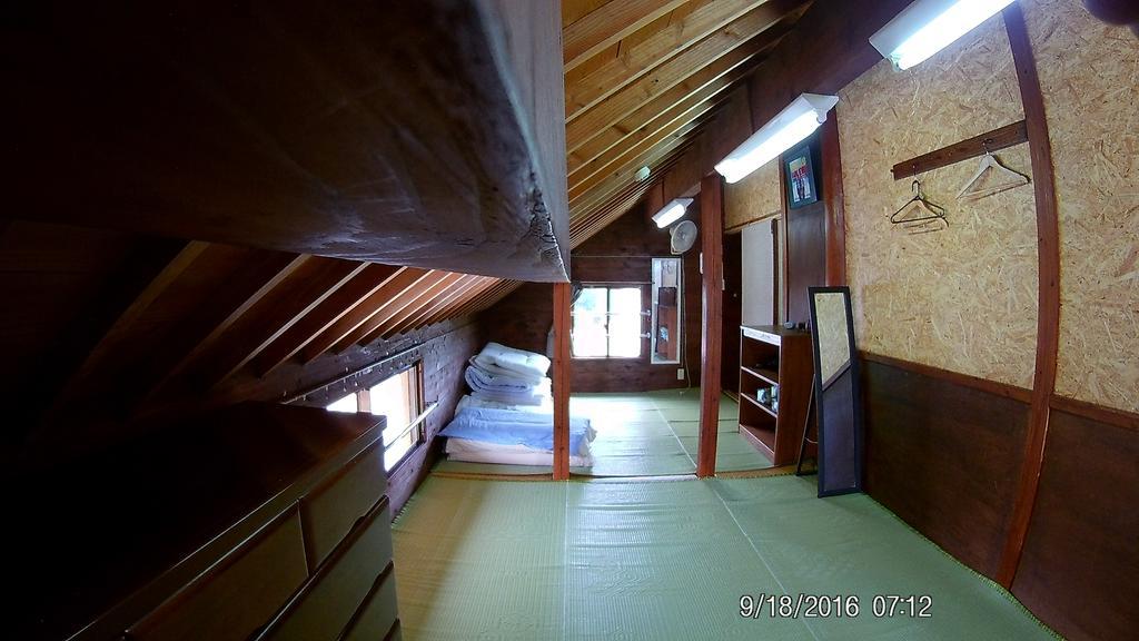 Tropical Surf House Okinawa Hotel Онна Екстериор снимка