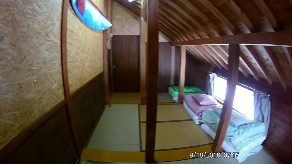 Tropical Surf House Okinawa Hotel Онна Екстериор снимка