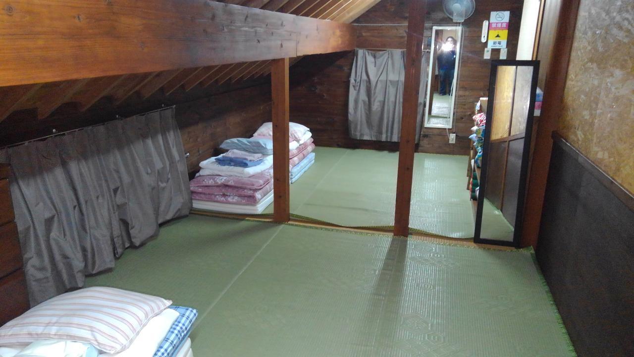 Tropical Surf House Okinawa Hotel Онна Екстериор снимка